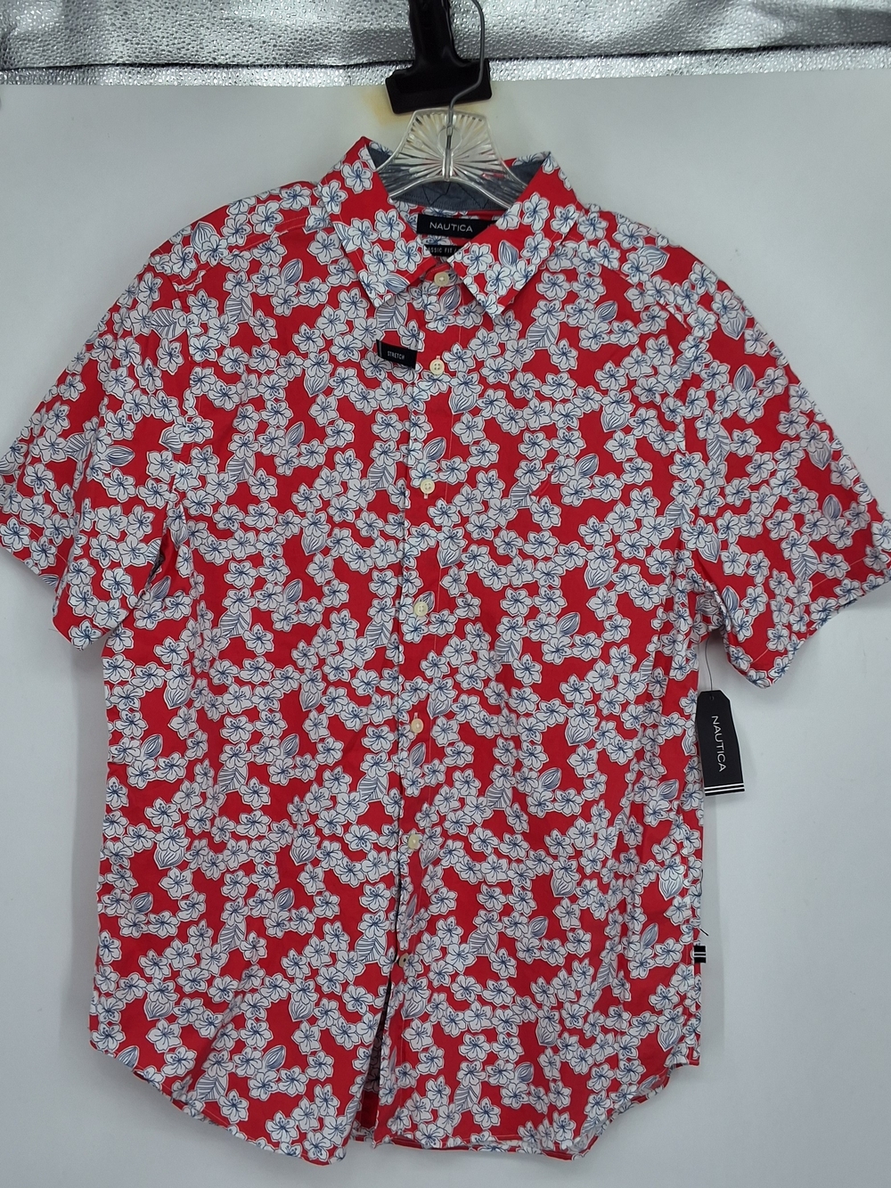 Nautica NWT MEDIUM Red Floral Short-Sleeve Shirt
